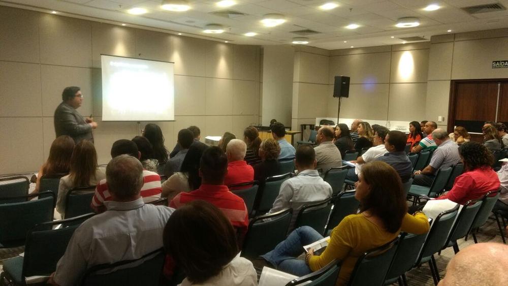 Palestra beneficente | Arrecadação de fraldas geriátricas 