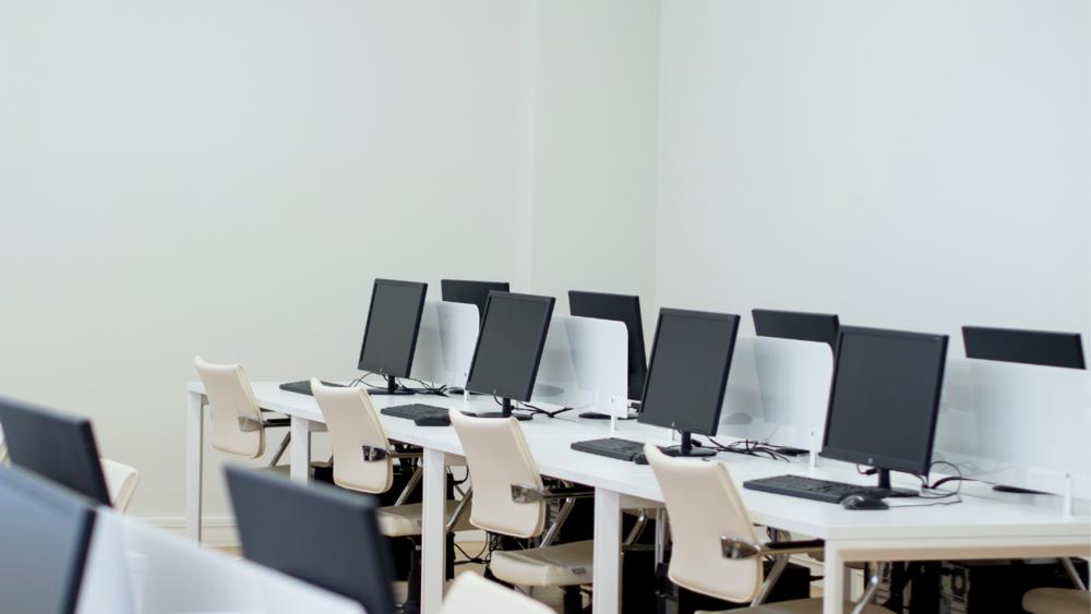 Criação de salas de informática na Guiné-Bissau